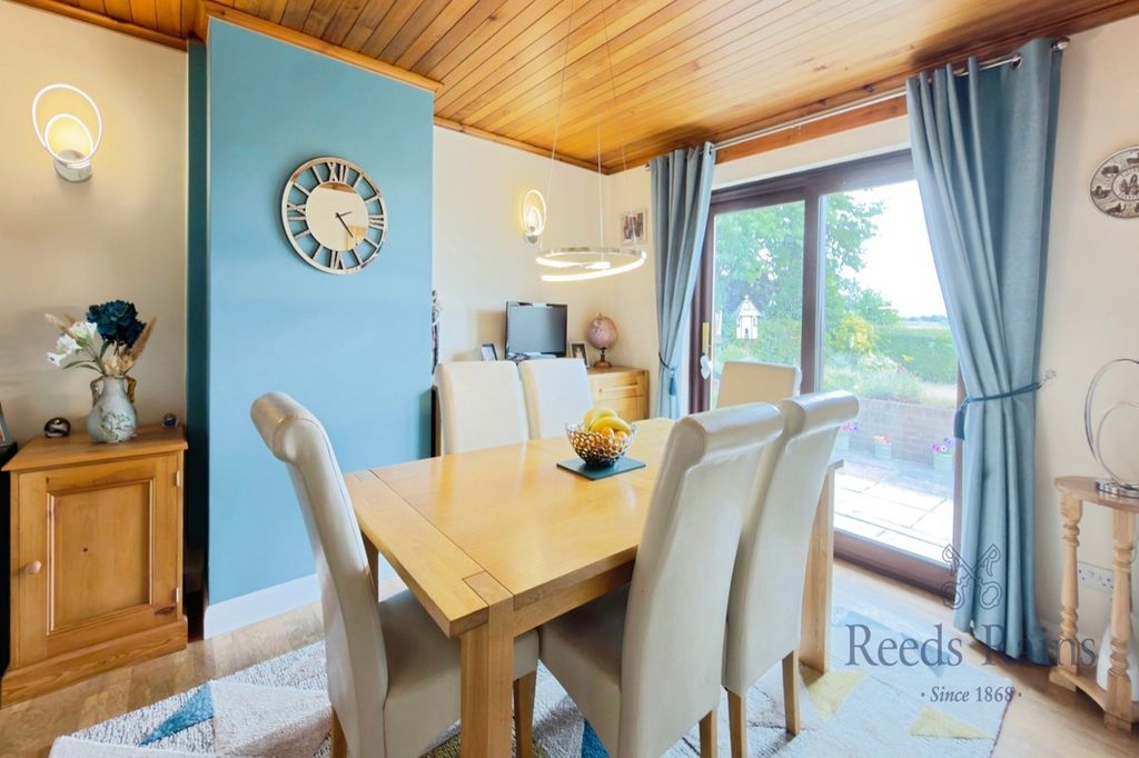 Property photo 3 of 18 Pbox-Img.Jpg