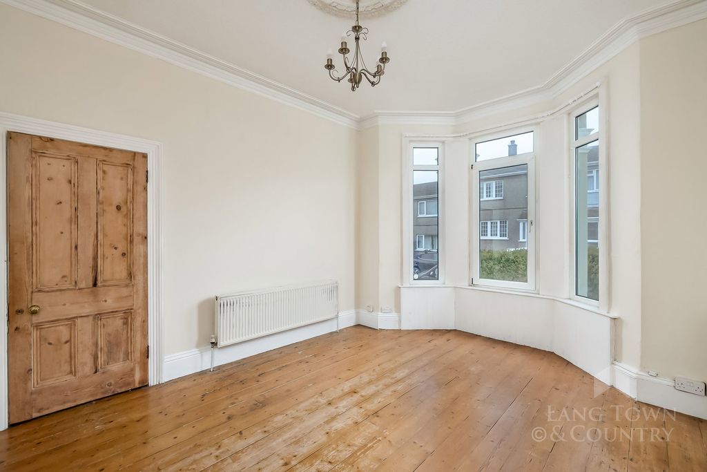 Property photo 3 of 25