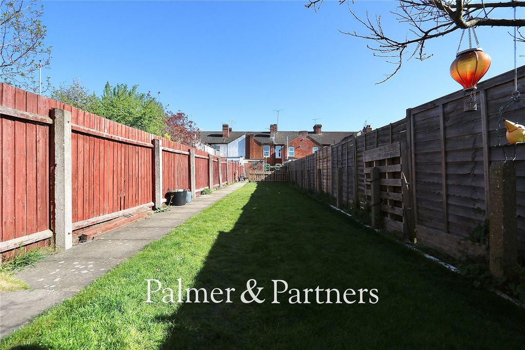 Property photo 2 of 18 Picture No. 04