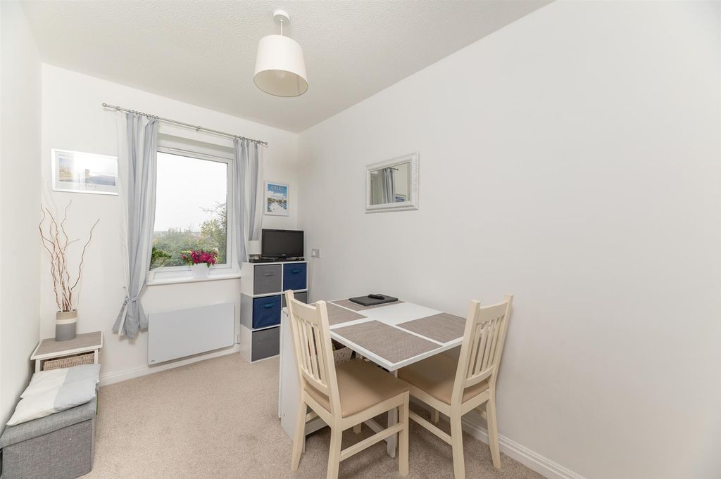 Additional image 7 of 2 bed flat for saleTealbeck Court, Tealbeck Approach, Otley LS21