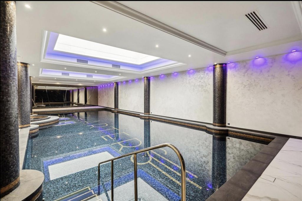 Property photo 2 of 18