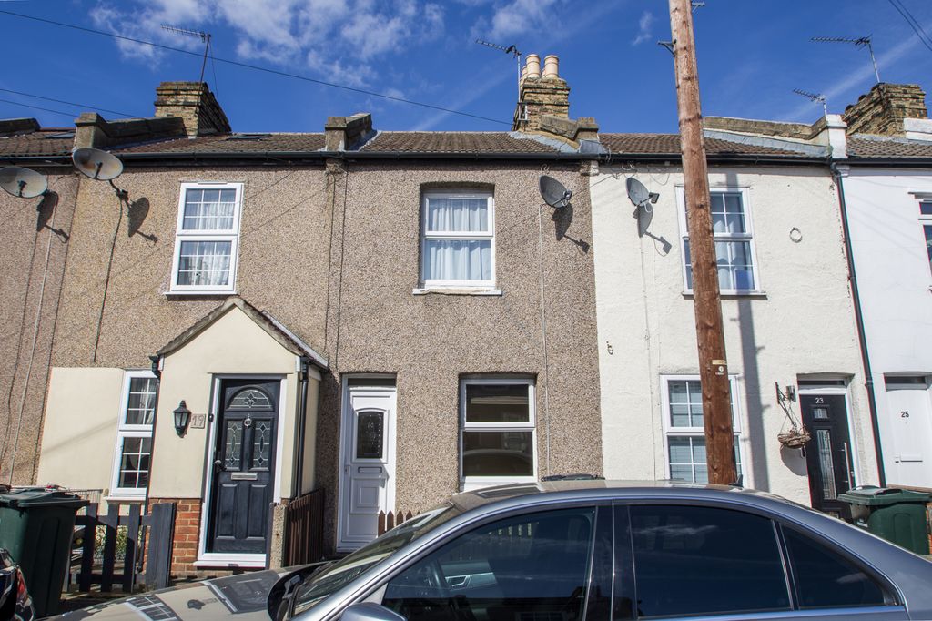 Property photo 1 of 8 Waldeck Road, Dartford, Da1 Draft