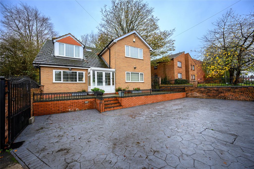 Property photo 1 of 39 Picture No. 32