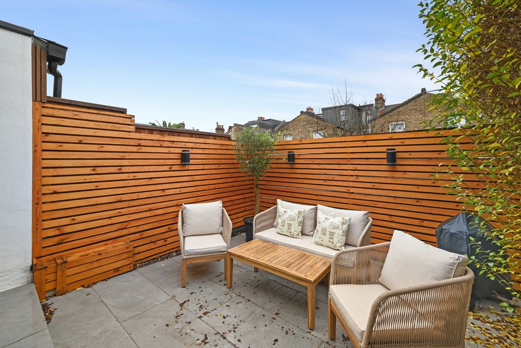 Property photo 2 of 15 Photo 14