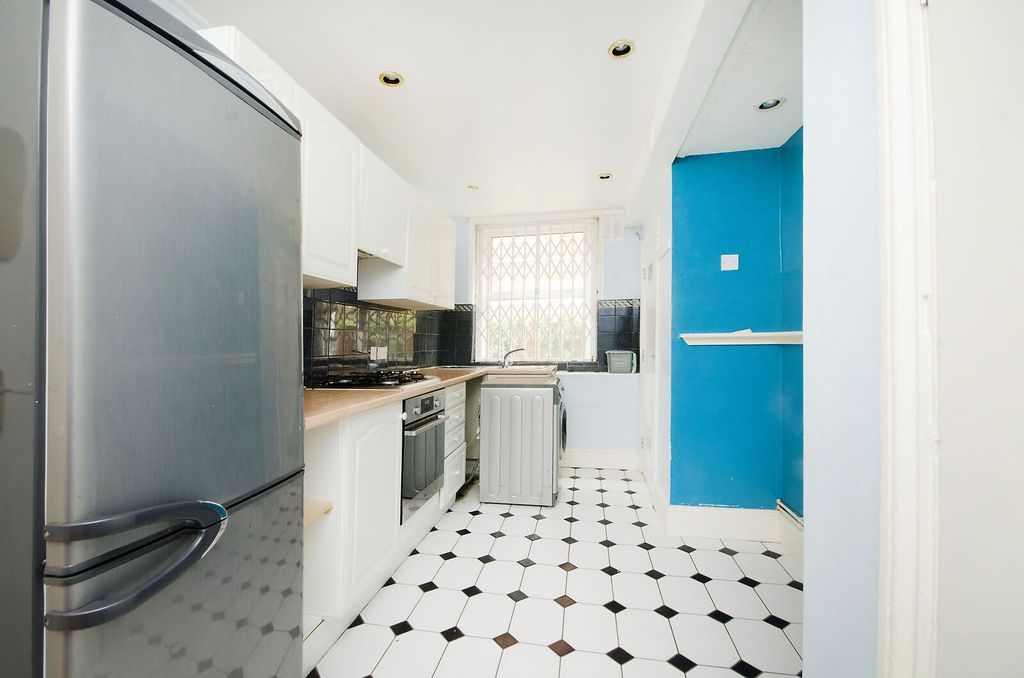 Property photo 3 of 8