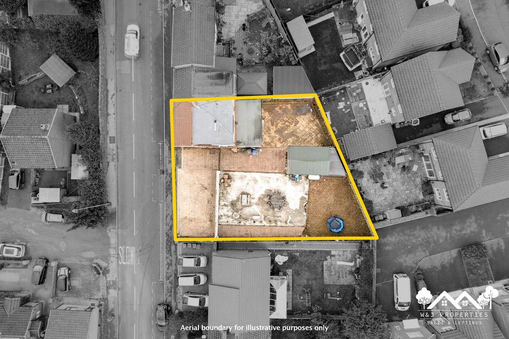 Property photo 2 of 40