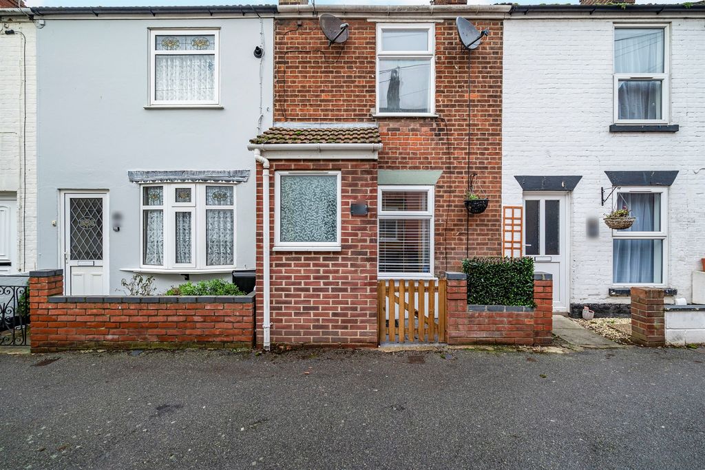 Property photo 1 of 17