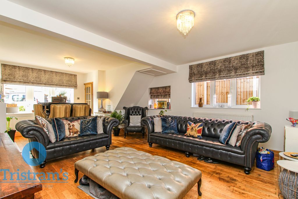 Property photo 2 of 17 Img_6805