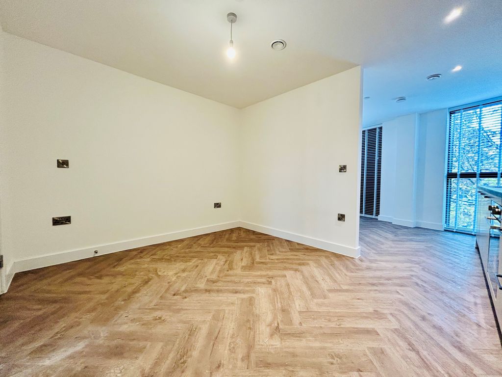 Property photo 3 of 4 Living Room