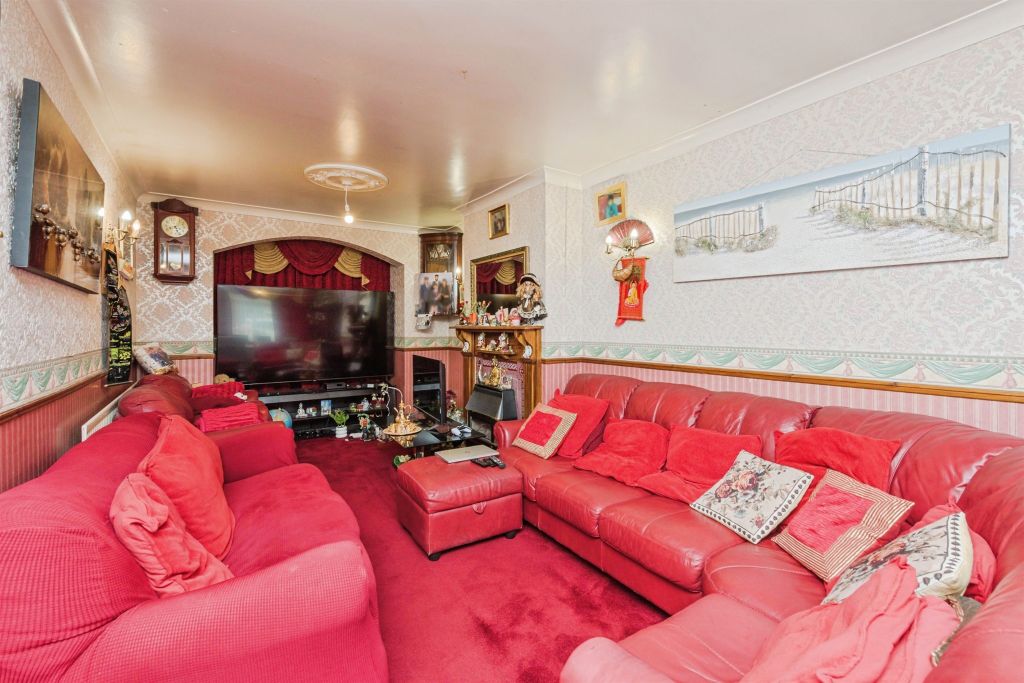 Property photo 3 of 17