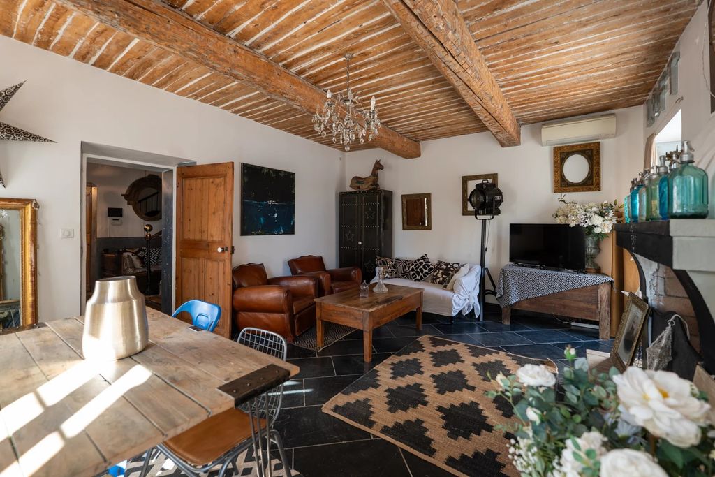 Property photo 1 of 4