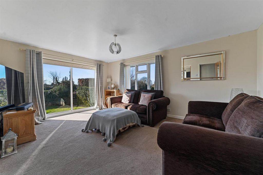 Property photo 2 of 12 Living Room