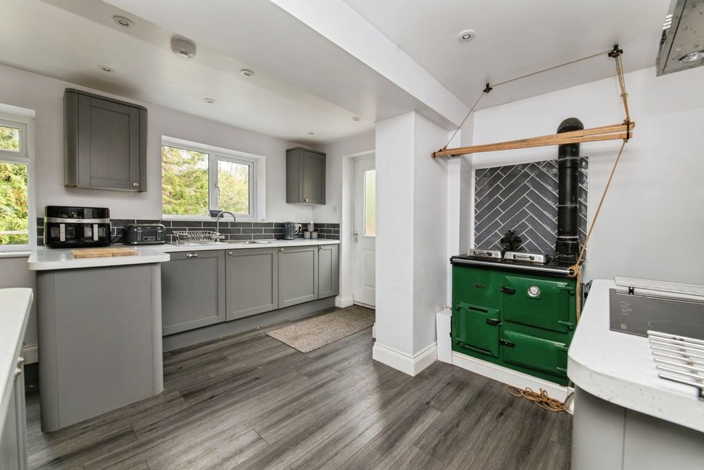 Property photo 2 of 17 Photo