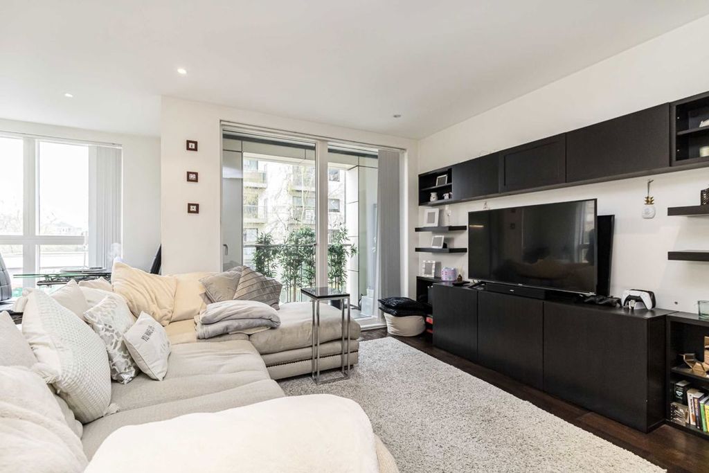 Property photo 2 of 6