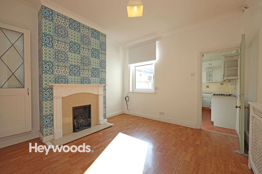 Property photo 2 of 33