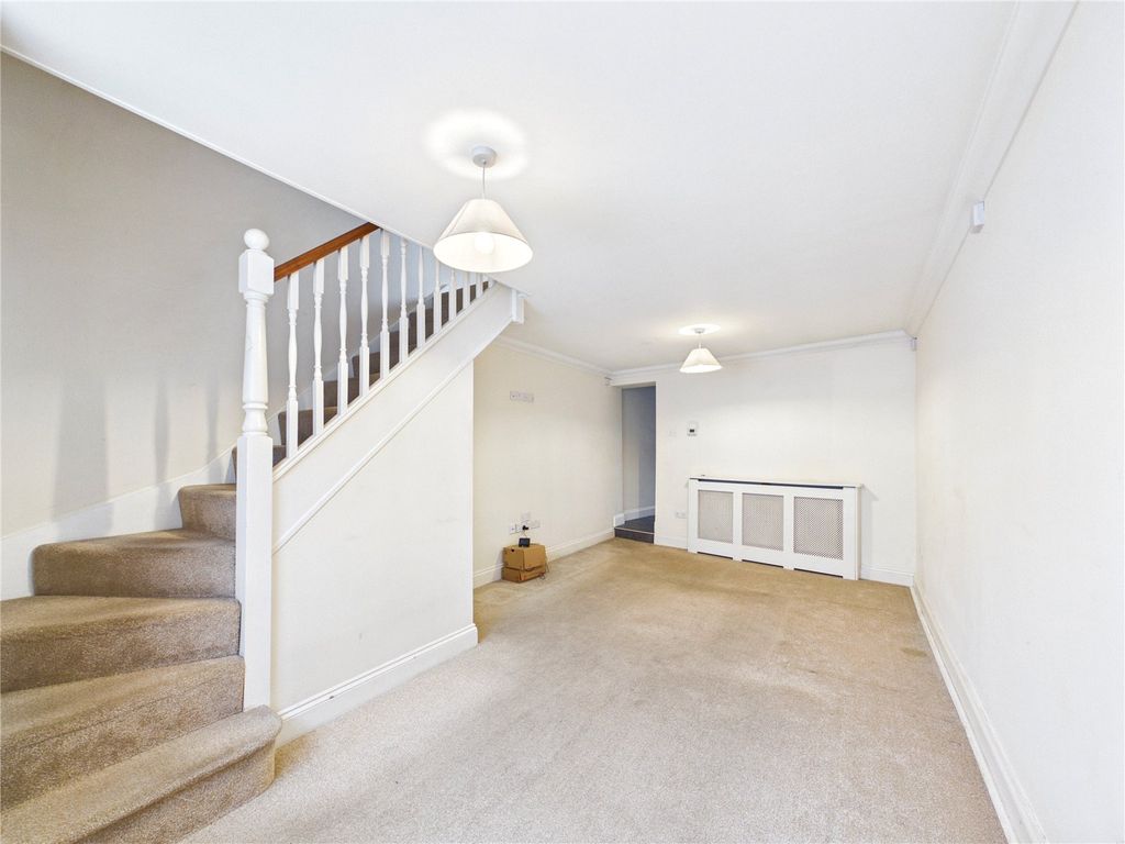 Property photo 2 of 14 Picture No. 15