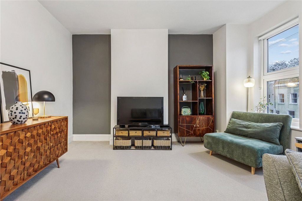 Property photo 3 of 14 Picture No. 06