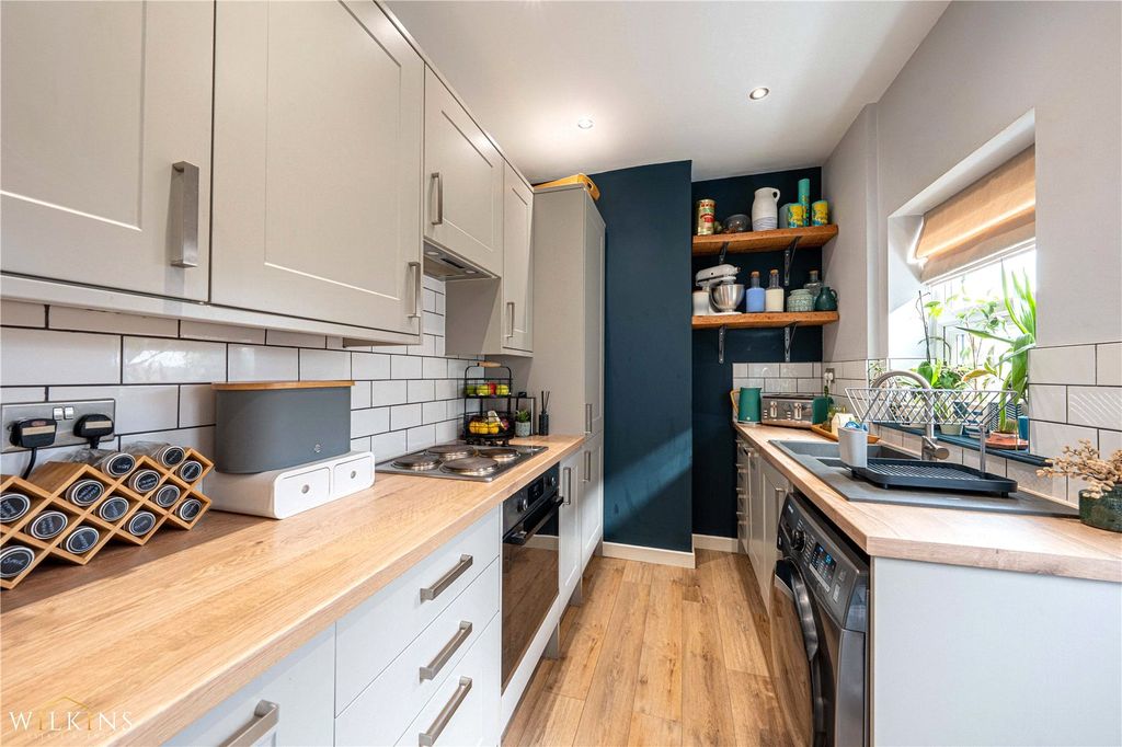 Property photo 2 of 17 Picture No. 06