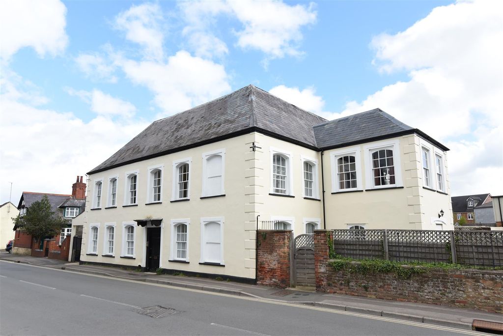 Property photo 1 of 17 5 Fitz .Jpg