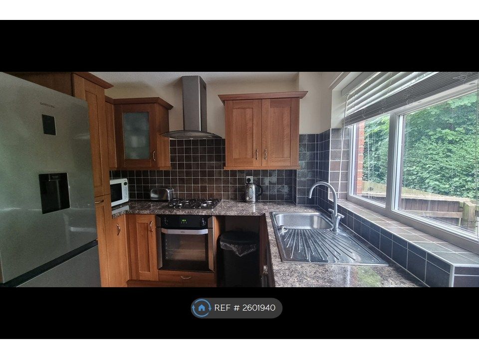 Property photo 2 of 12 Kitchen