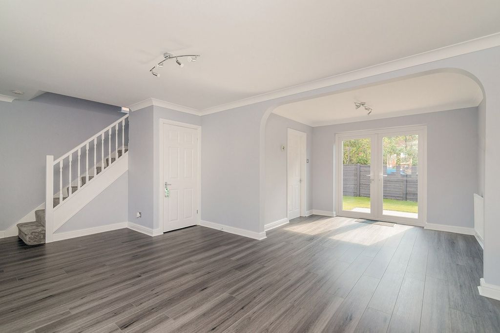 Property photo 3 of 8 Lounge/Dining Room