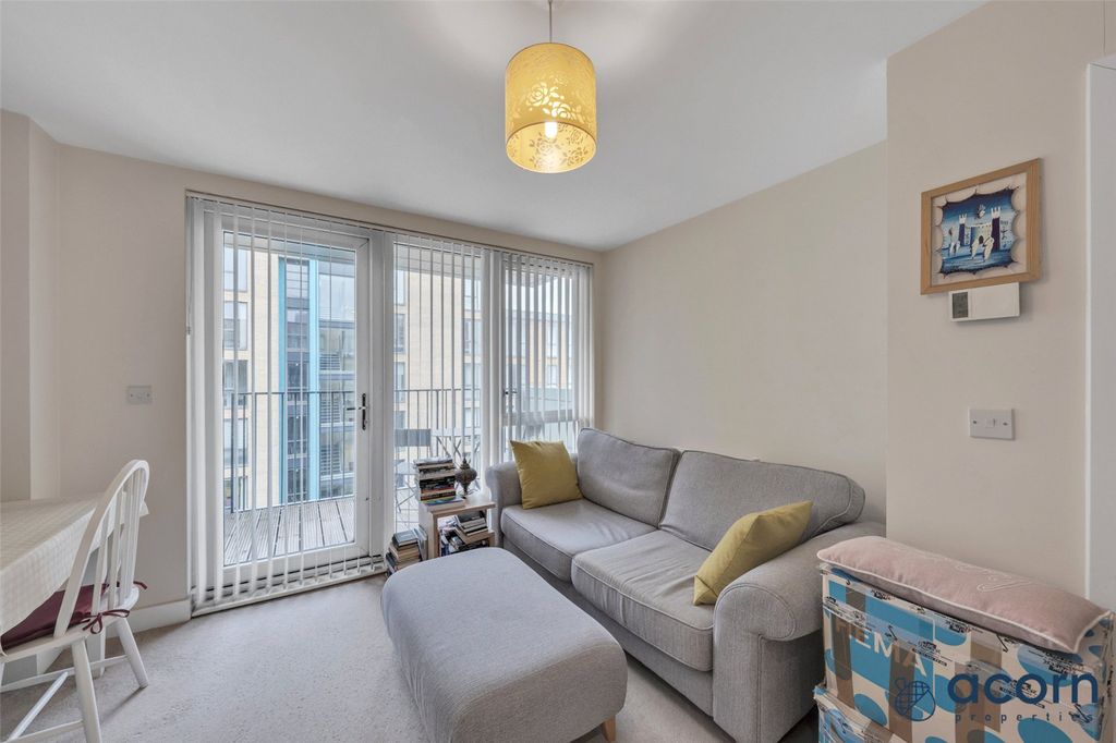 Property photo 2 of 15 Picture No. 21