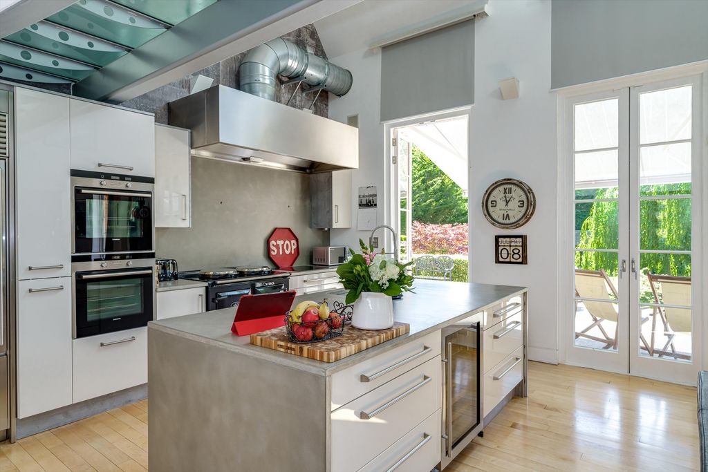 Property photo 2 of 21 Image