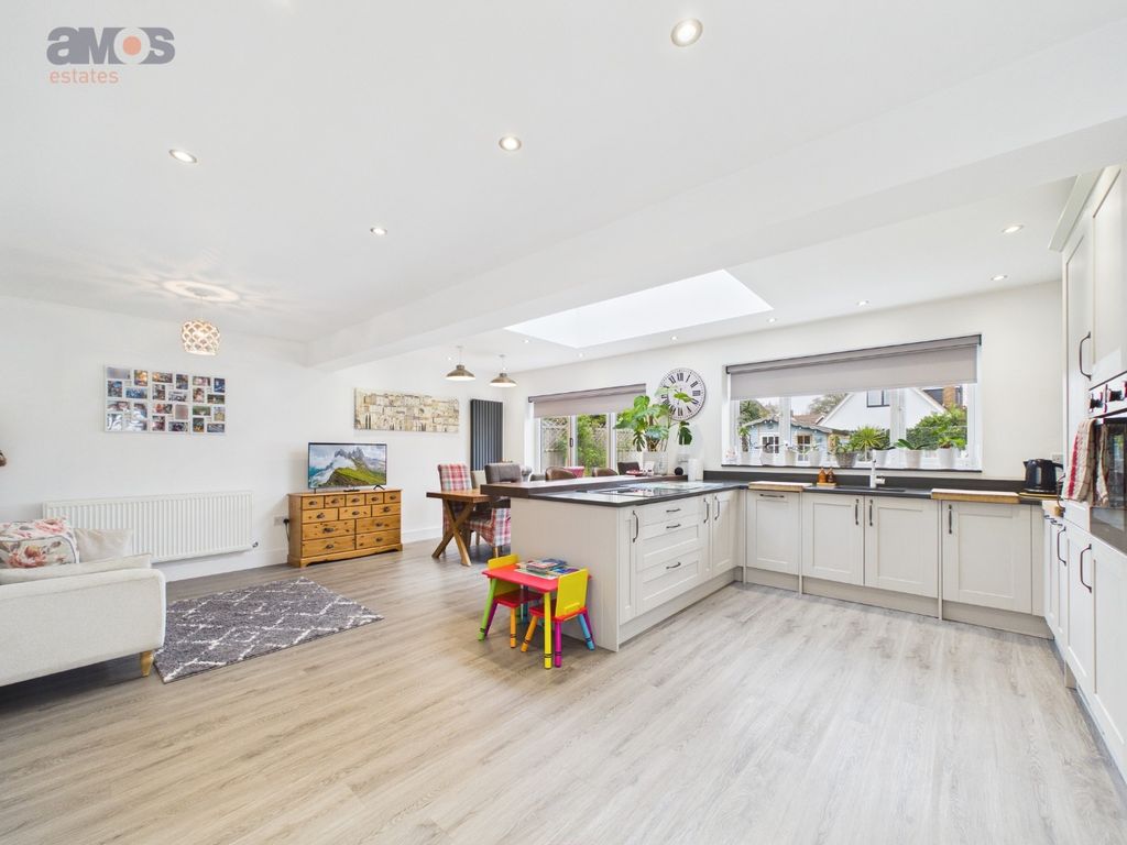 Property photo 2 of 23 4990914