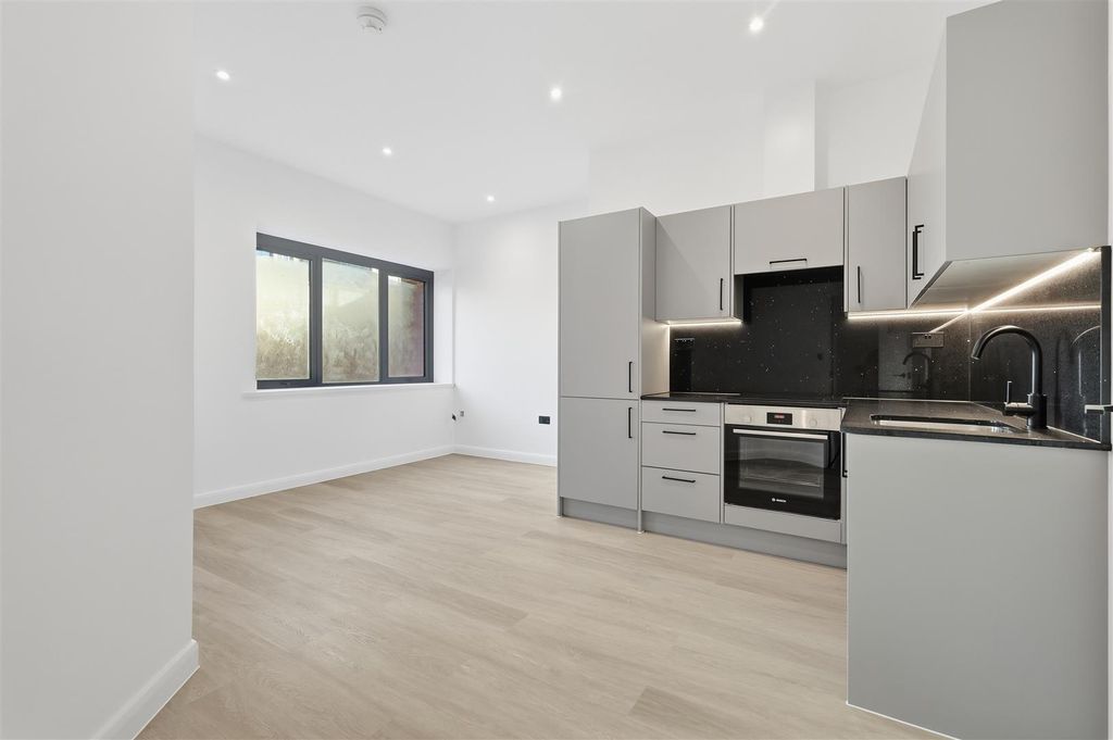 Property photo 2 of 9 002_Img_6099.Jpg