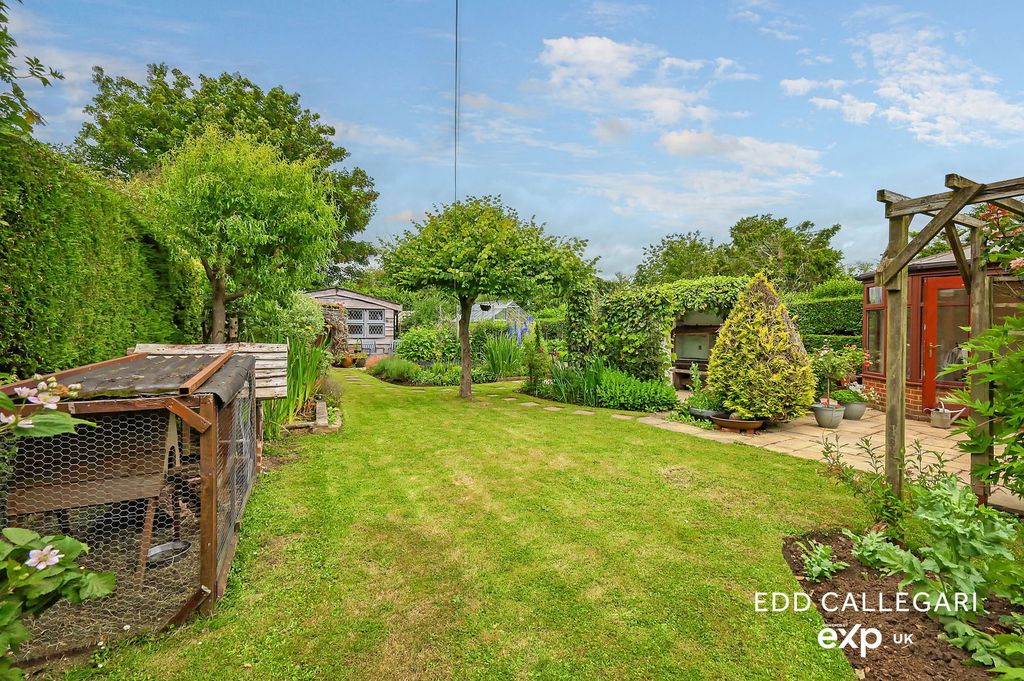 Property photo 2 of 31