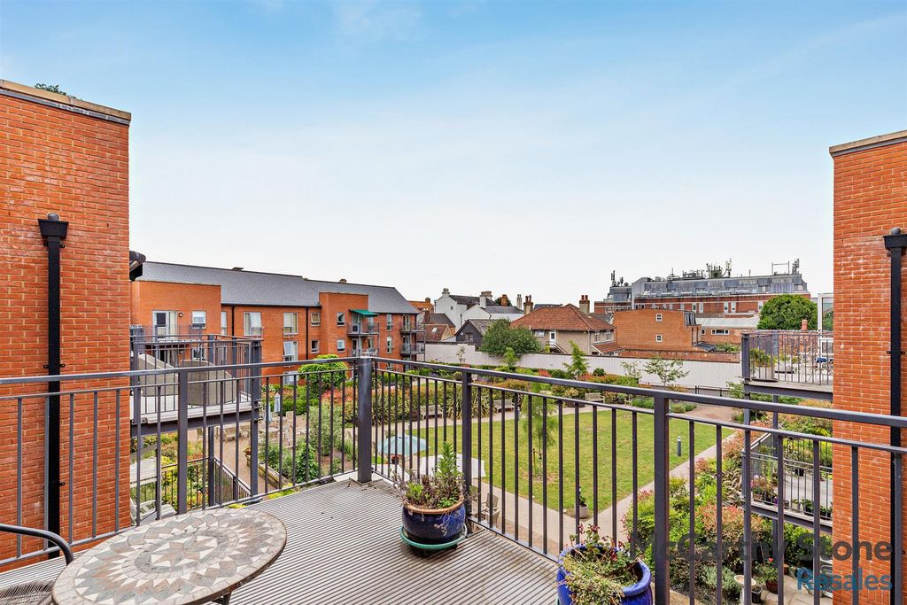 Additional image 4 of 2 bed flat for saleMonument Place, Endless Street, Salisbury SP1