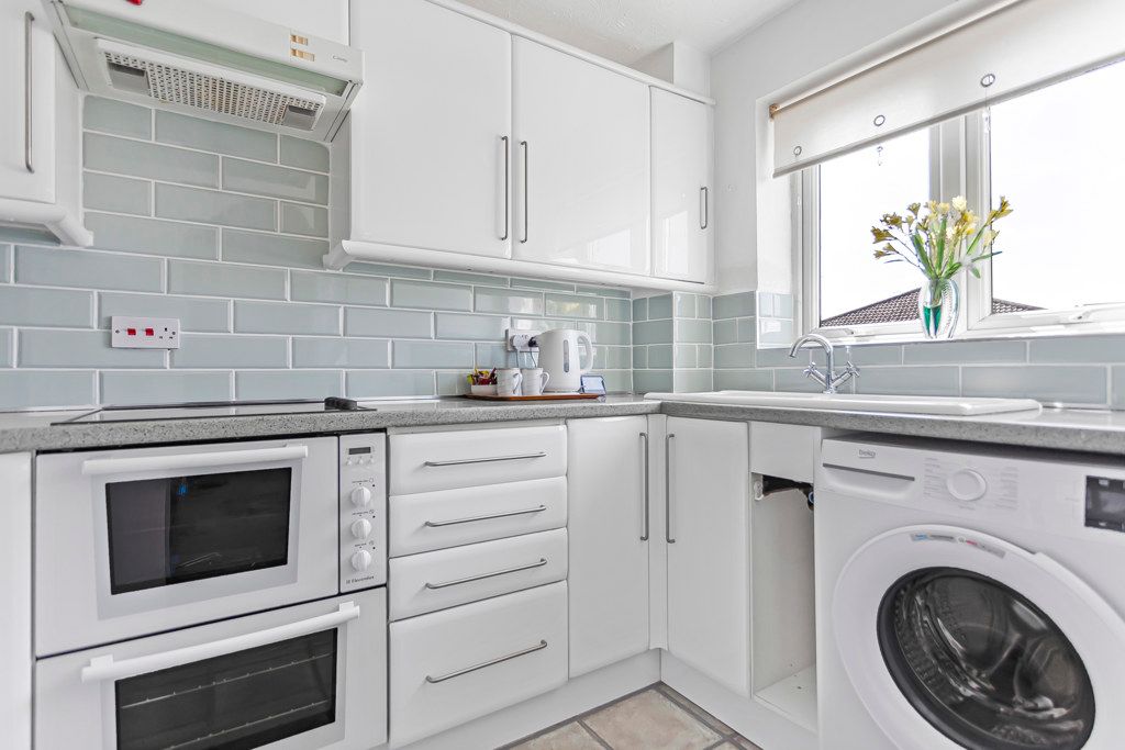 Property photo 3 of 15 Kitchen