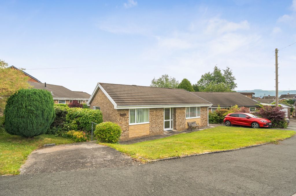Property photo 1 of 21 1472655-8-6A2Fcfa...