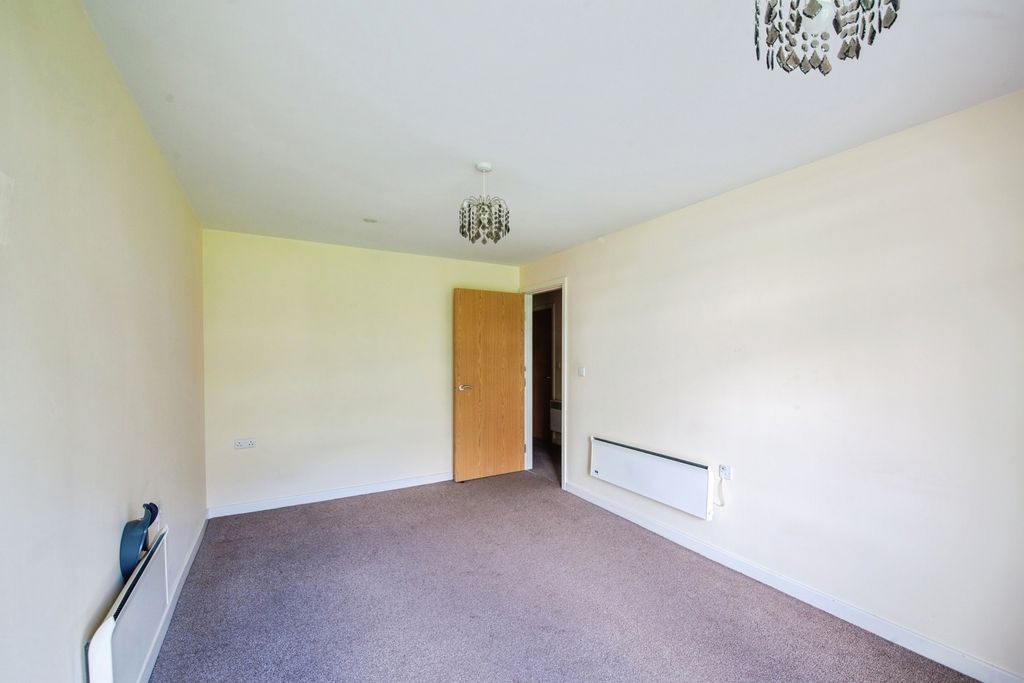 Property photo 2 of 15 Lounge