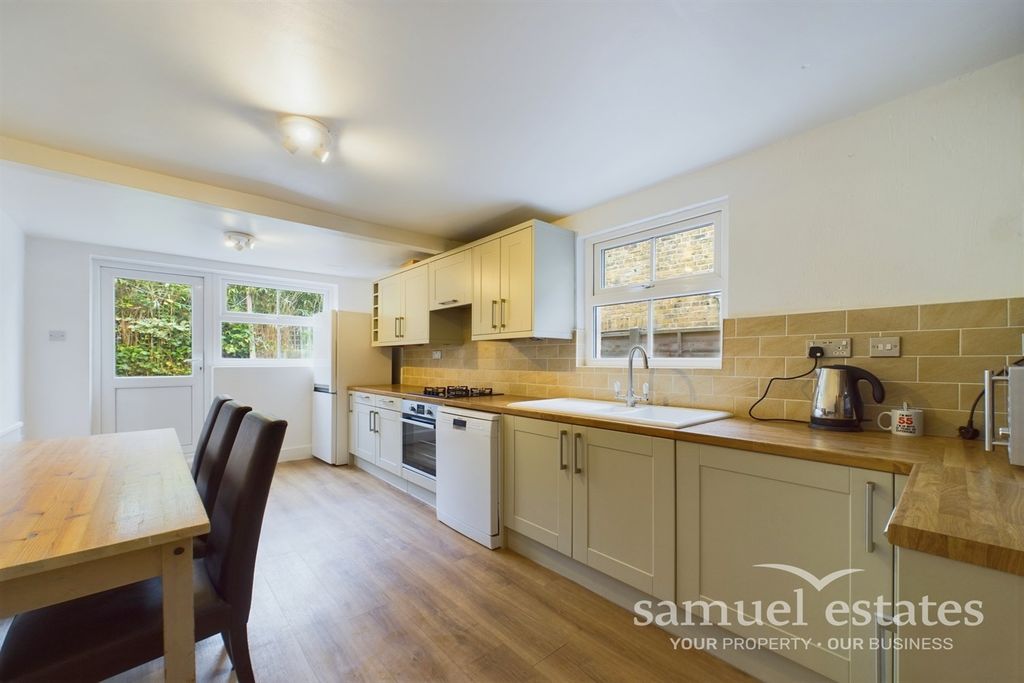 Property photo 2 of 19 Kitchen