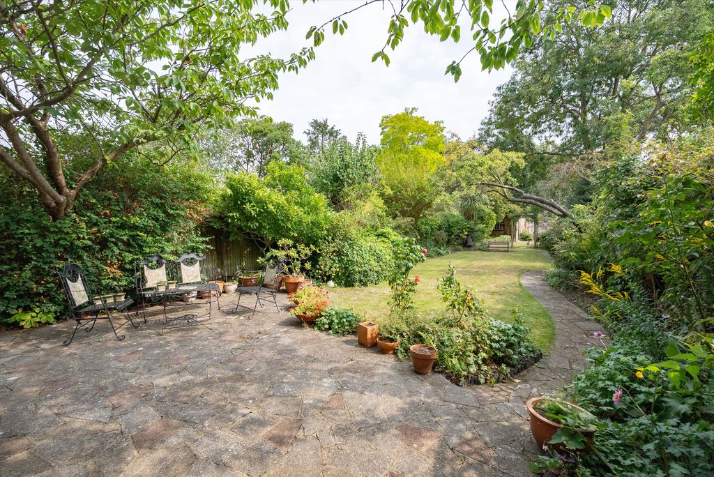 Property photo 2 of 22 Image