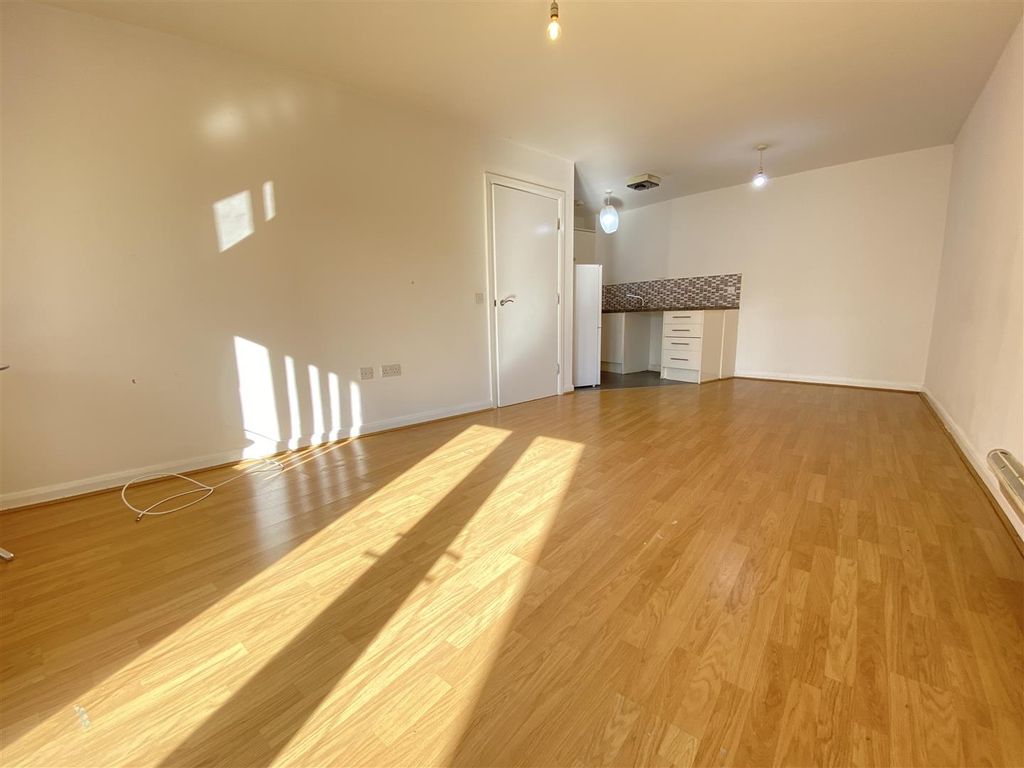 Property photo 3 of 8