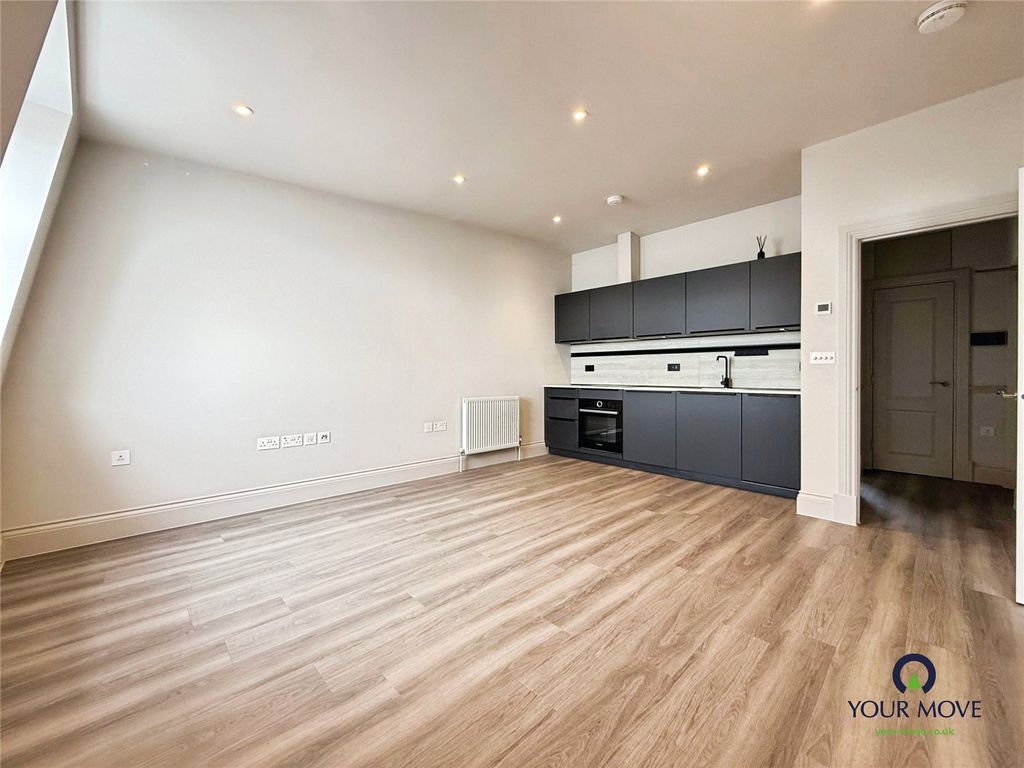 Property photo 2 of 15 Picture No. 19