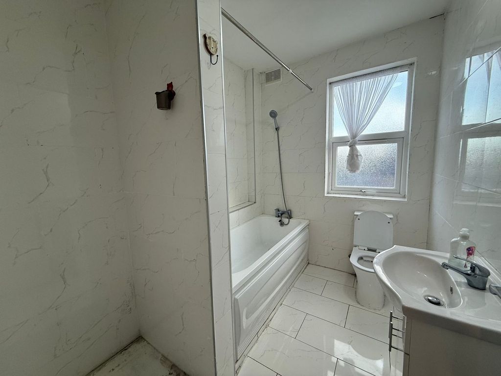Property photo 3 of 11 Gallery
