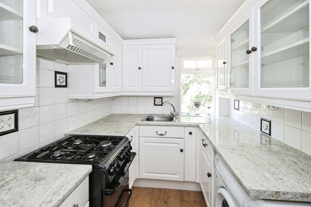 Property photo 2 of 17 Picture No. 03