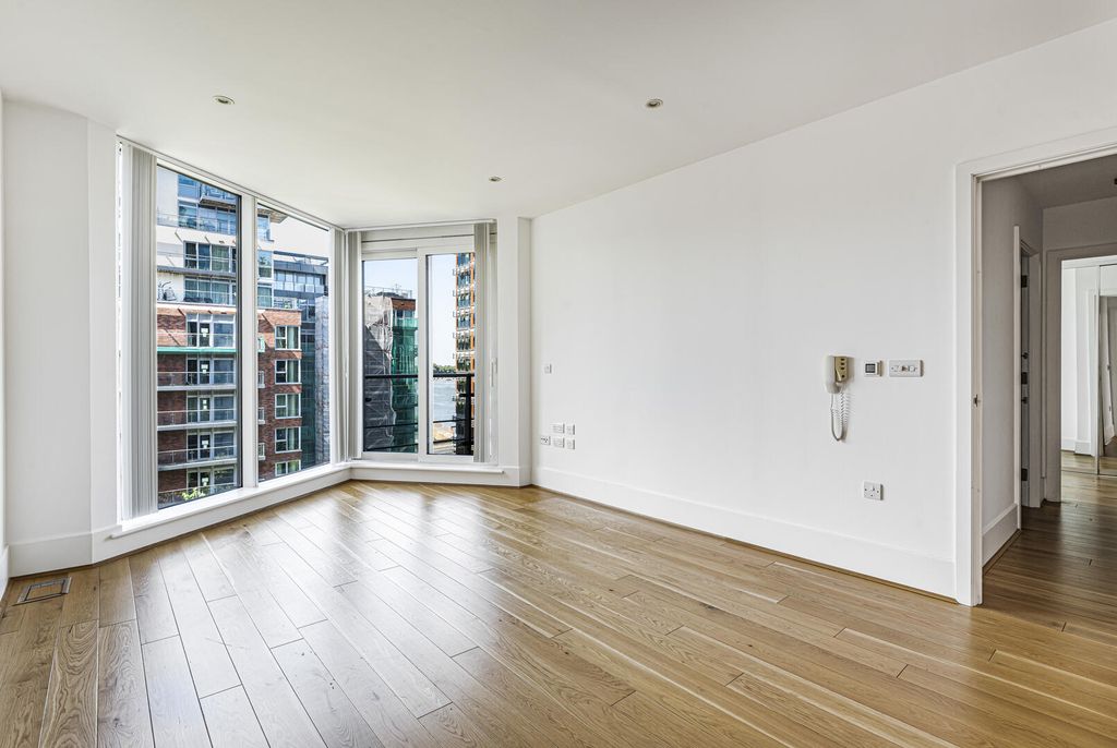 Property photo 3 of 13 Reception Room