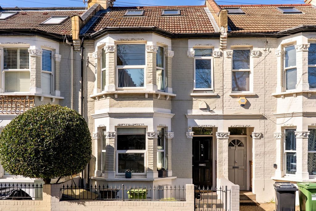 Property photo 1 of 18