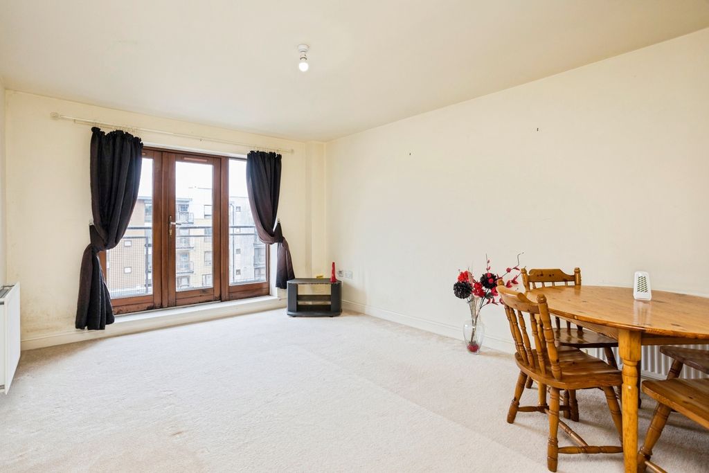 Property photo 2 of 19 Photo