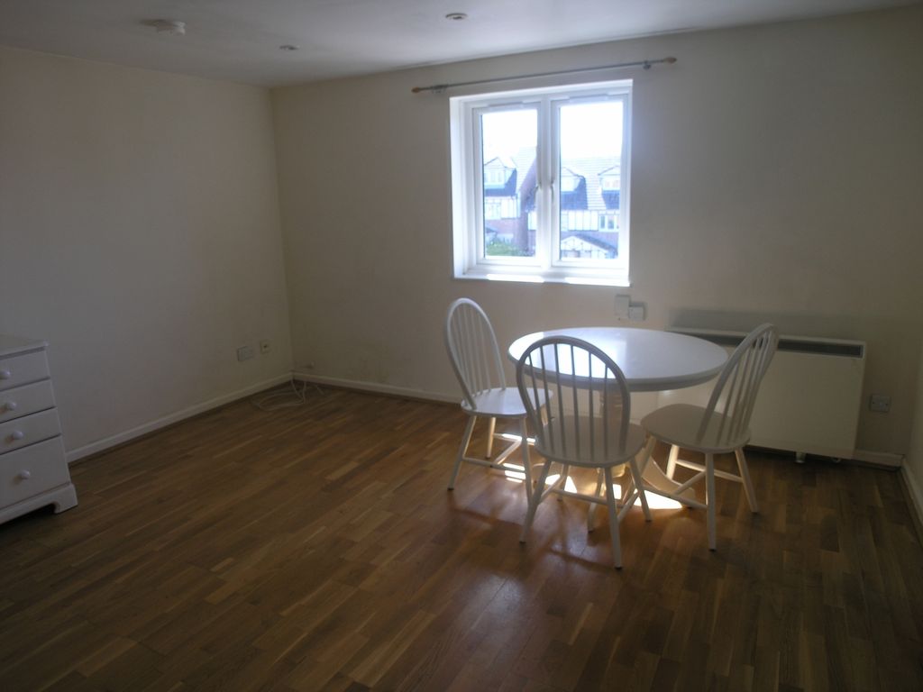 Property photo 1 of 5 P1015009