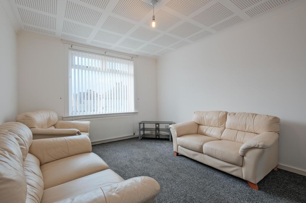 Property photo 2 of 28
