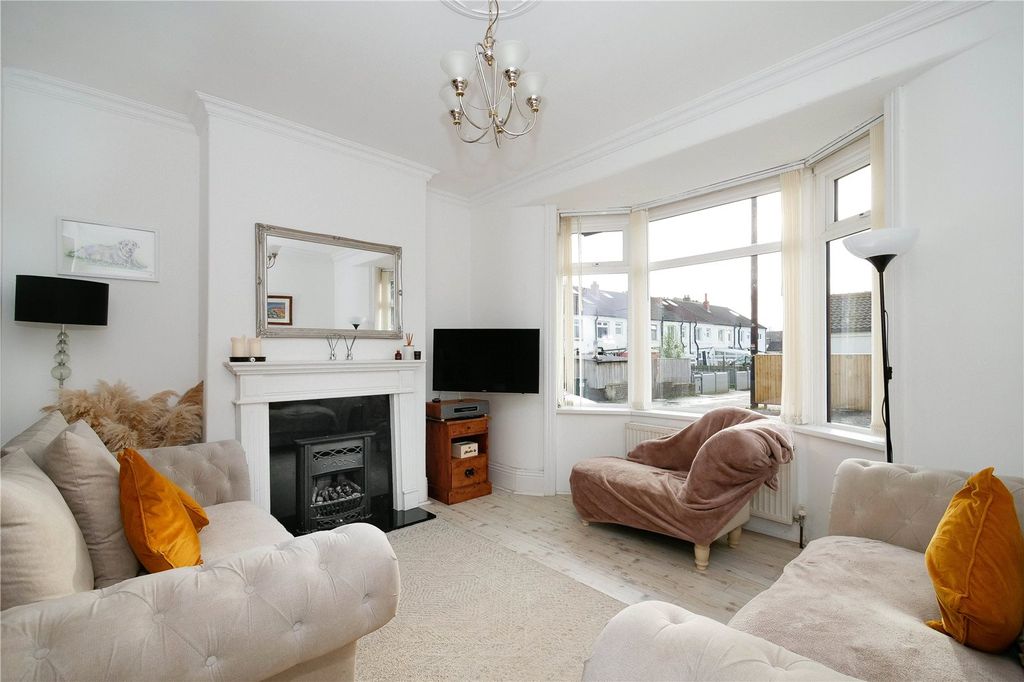 Property photo 2 of 22 Picture No. 13