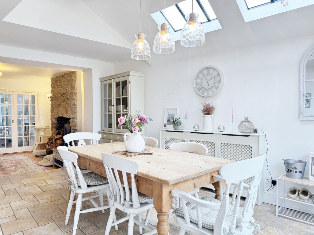 Property photo 3 of 23