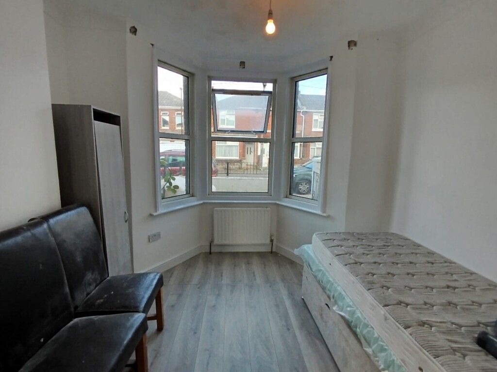 Property photo 3 of 7 Photo-2026-10-14-11-