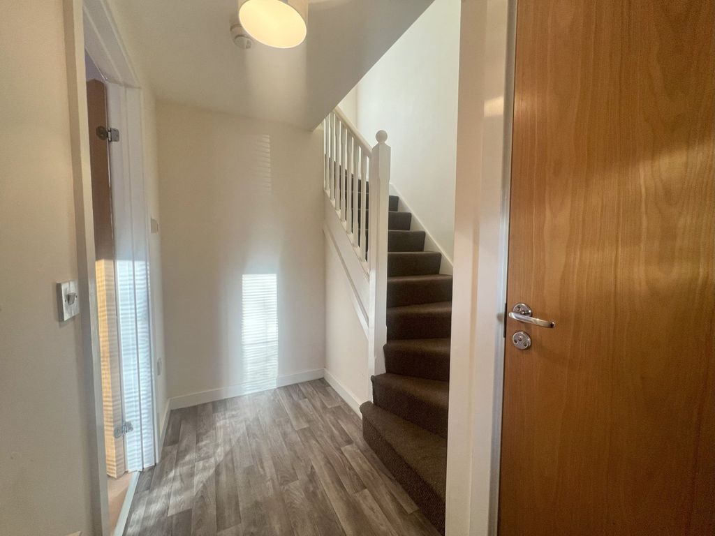 Property photo 2 of 13 Entrance Hall