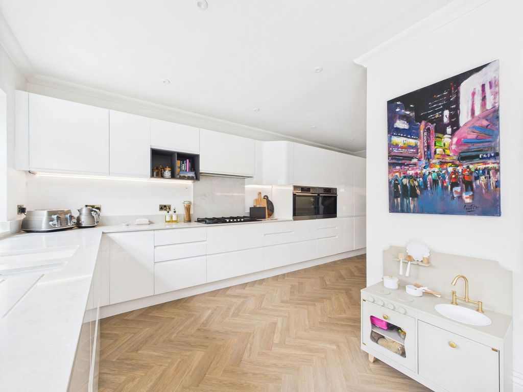 Property photo 3 of 36